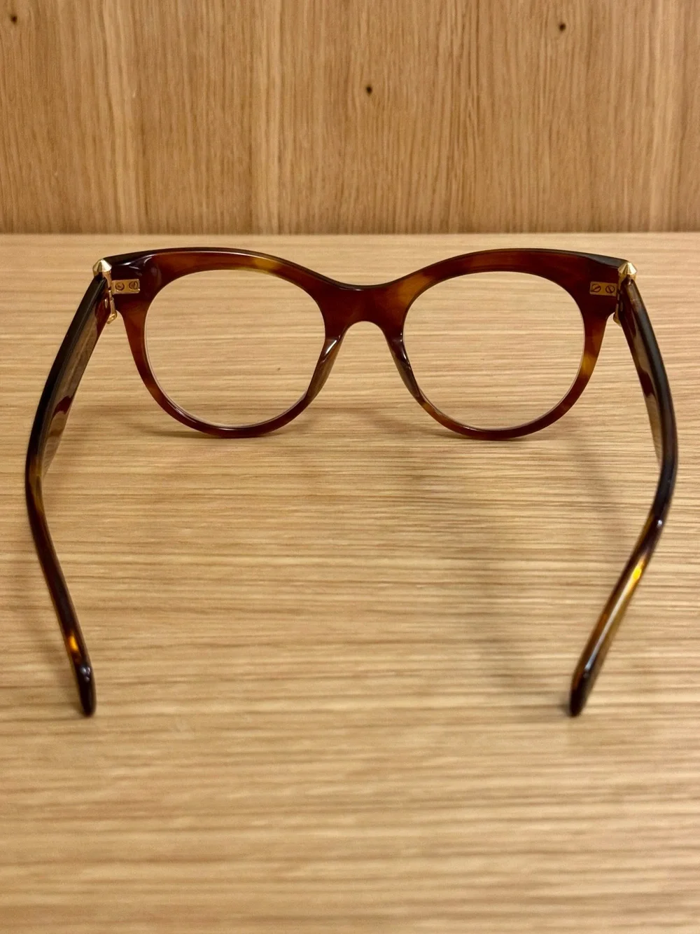 Alexander McQueen tortoiseshell cat